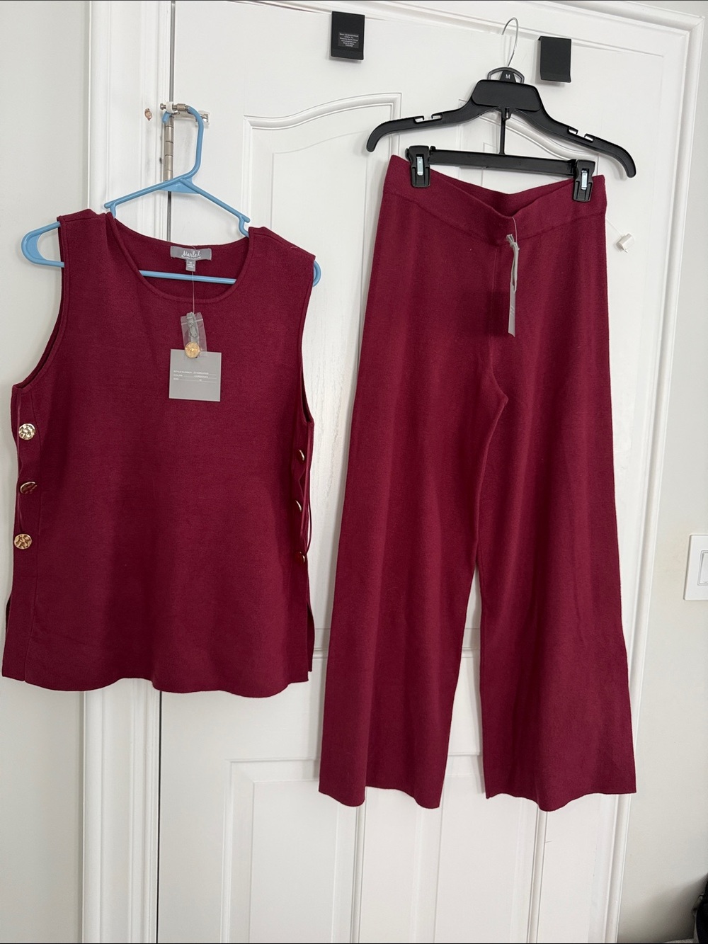 Women's Sleeveless Knit Top & Wide-Leg Pants Set - Burgundy
